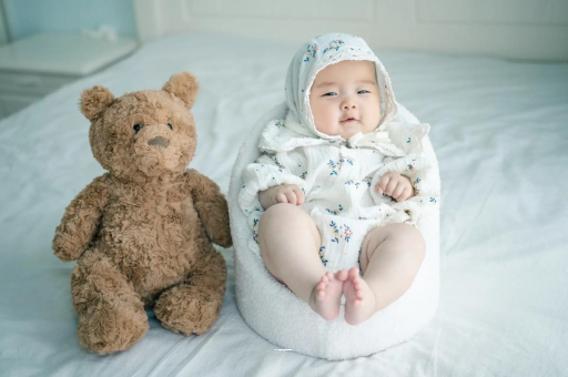 凉山宝宝吃不饱母乳的症状
